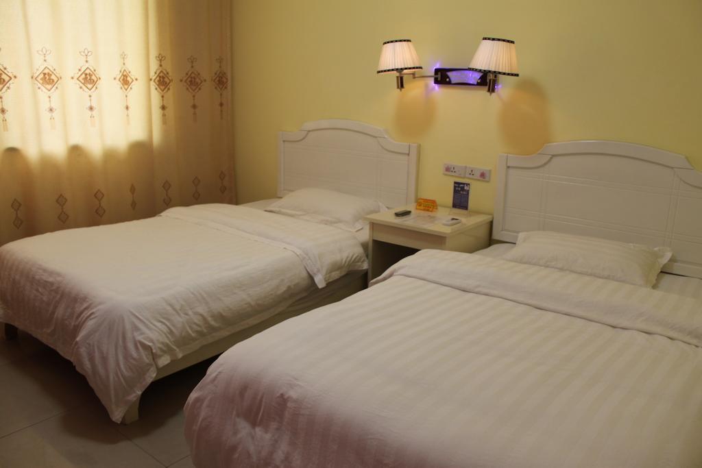 Yangshuo Romantic Inn หยางซั่ว ภายนอก รูปภาพ