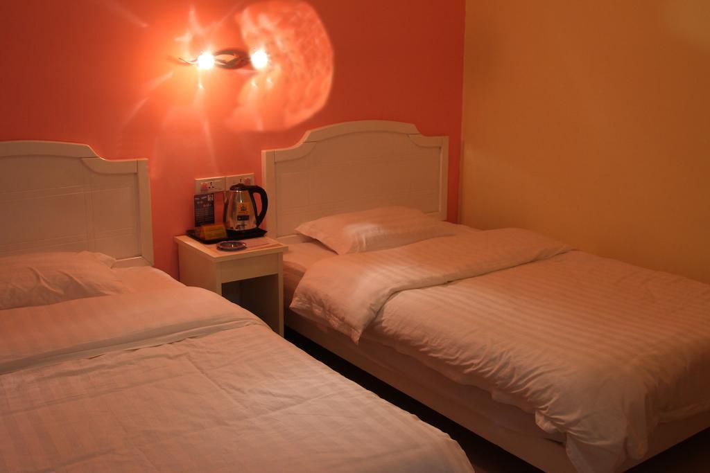 Yangshuo Romantic Inn หยางซั่ว ภายนอก รูปภาพ