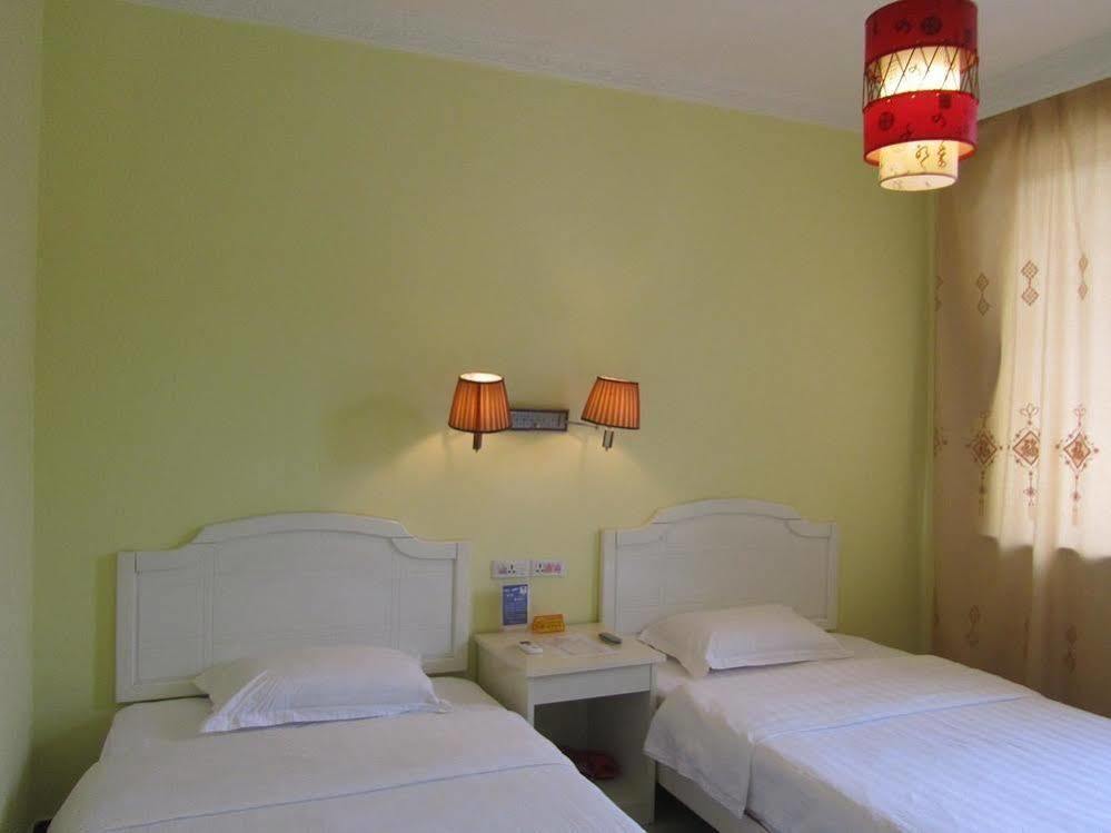 Yangshuo Romantic Inn หยางซั่ว ภายนอก รูปภาพ