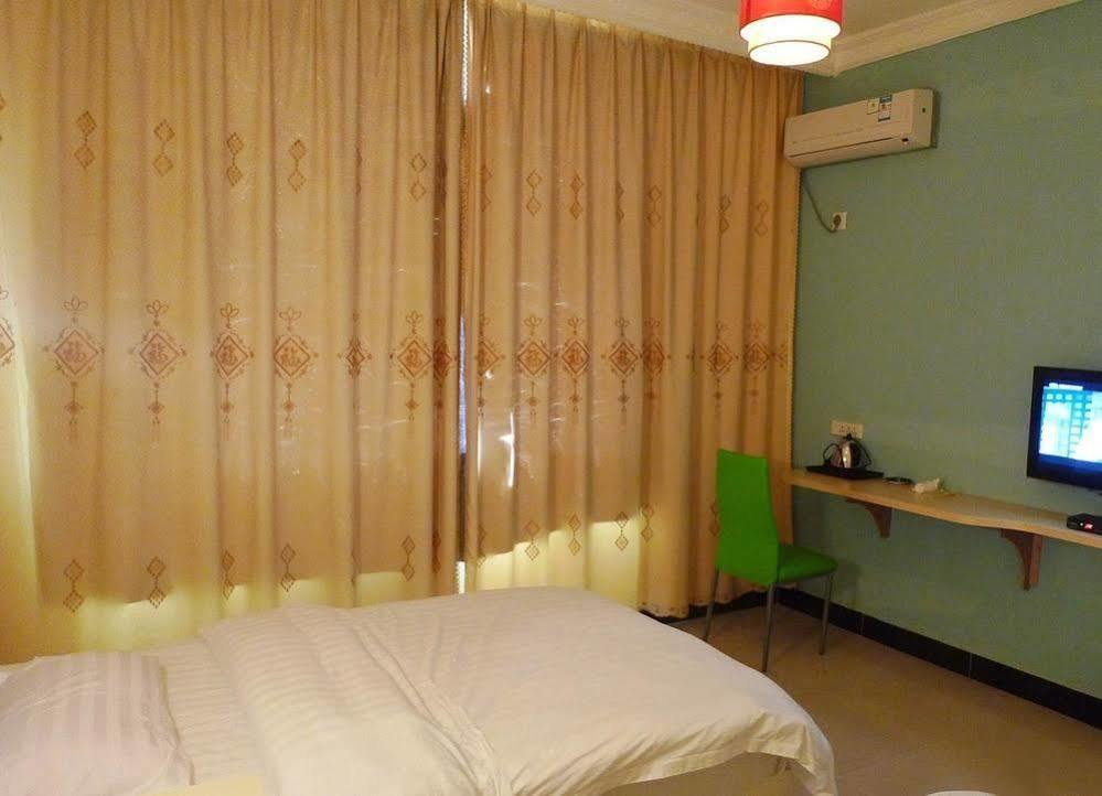 Yangshuo Romantic Inn หยางซั่ว ภายนอก รูปภาพ